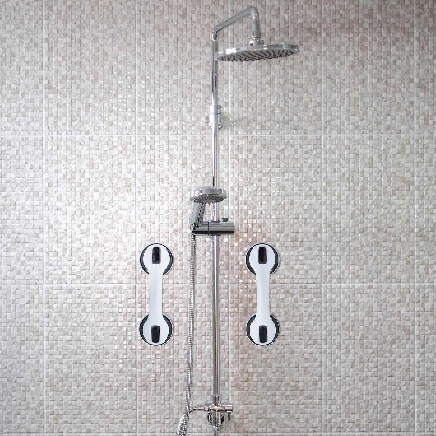2 grip handles with suction cup