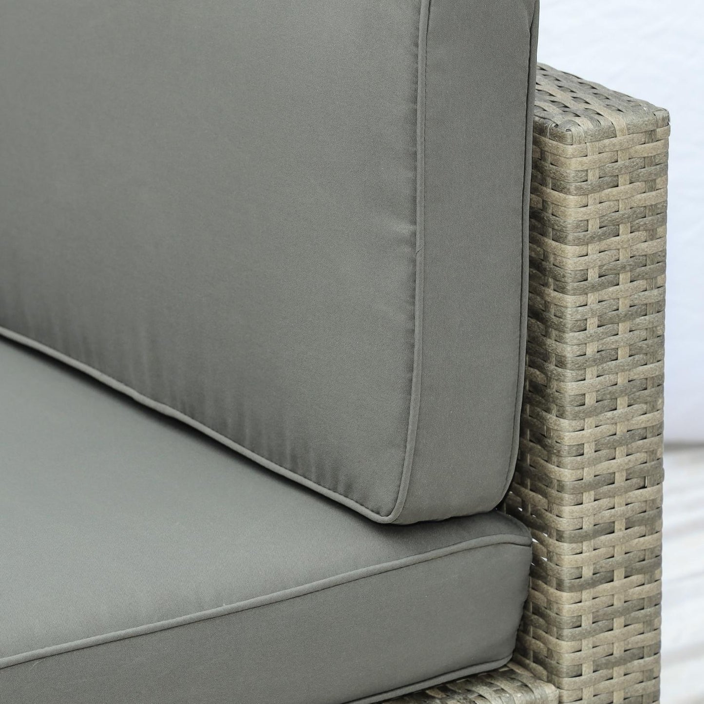 8-part patio in poly rattan, gray steel and polyester
