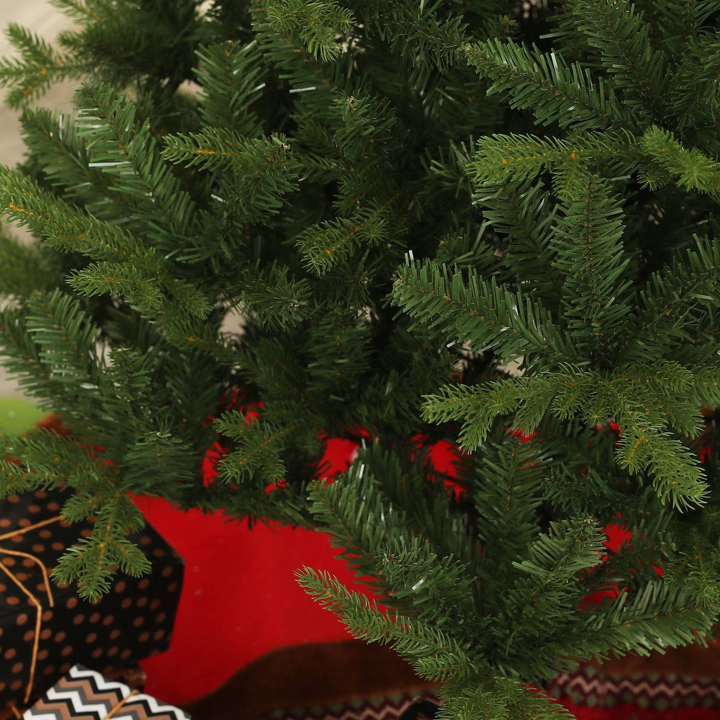 Artificial Christmas tree, 180 cm high, indoor green, easy installation
