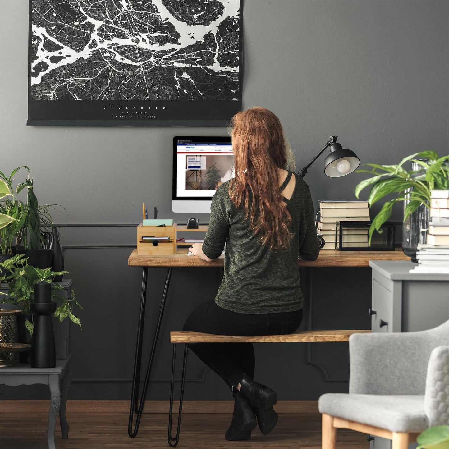 Bamboo screen stand