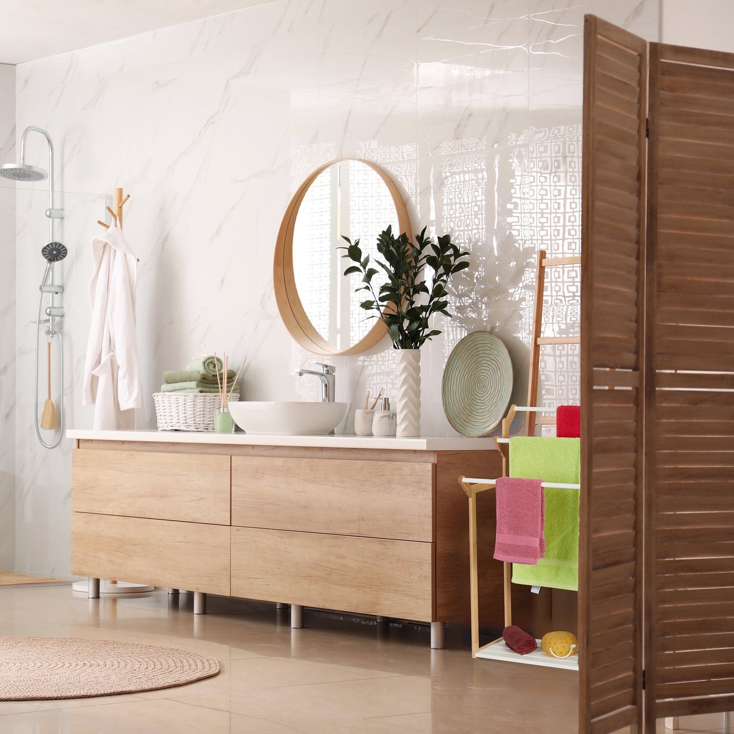 Bamboo towel rail with shelf