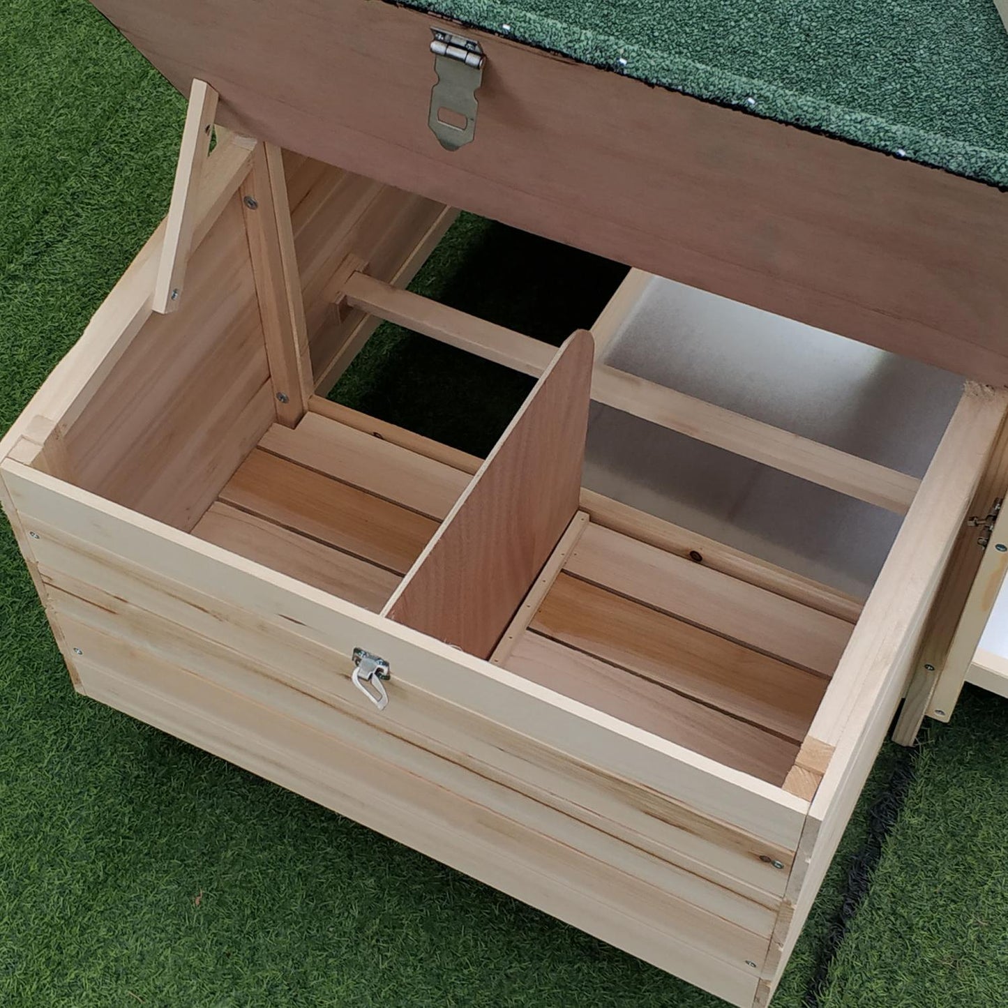 Chicken House with Run & Perches, Winterproof Pine