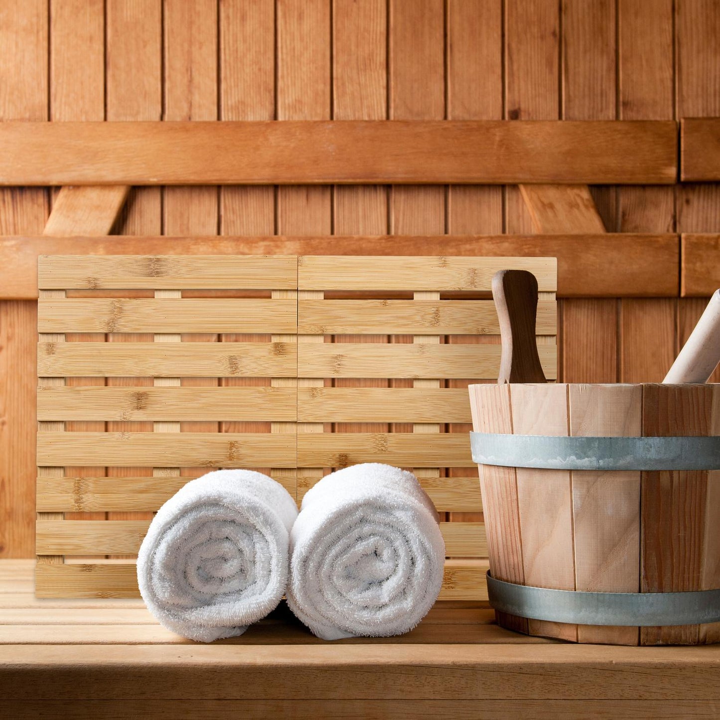 Bath mat in bamboo