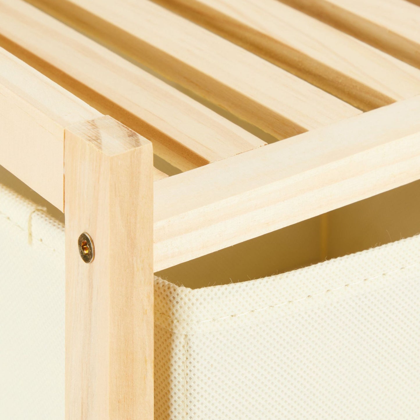 Bathroom shelf with 3 baskets