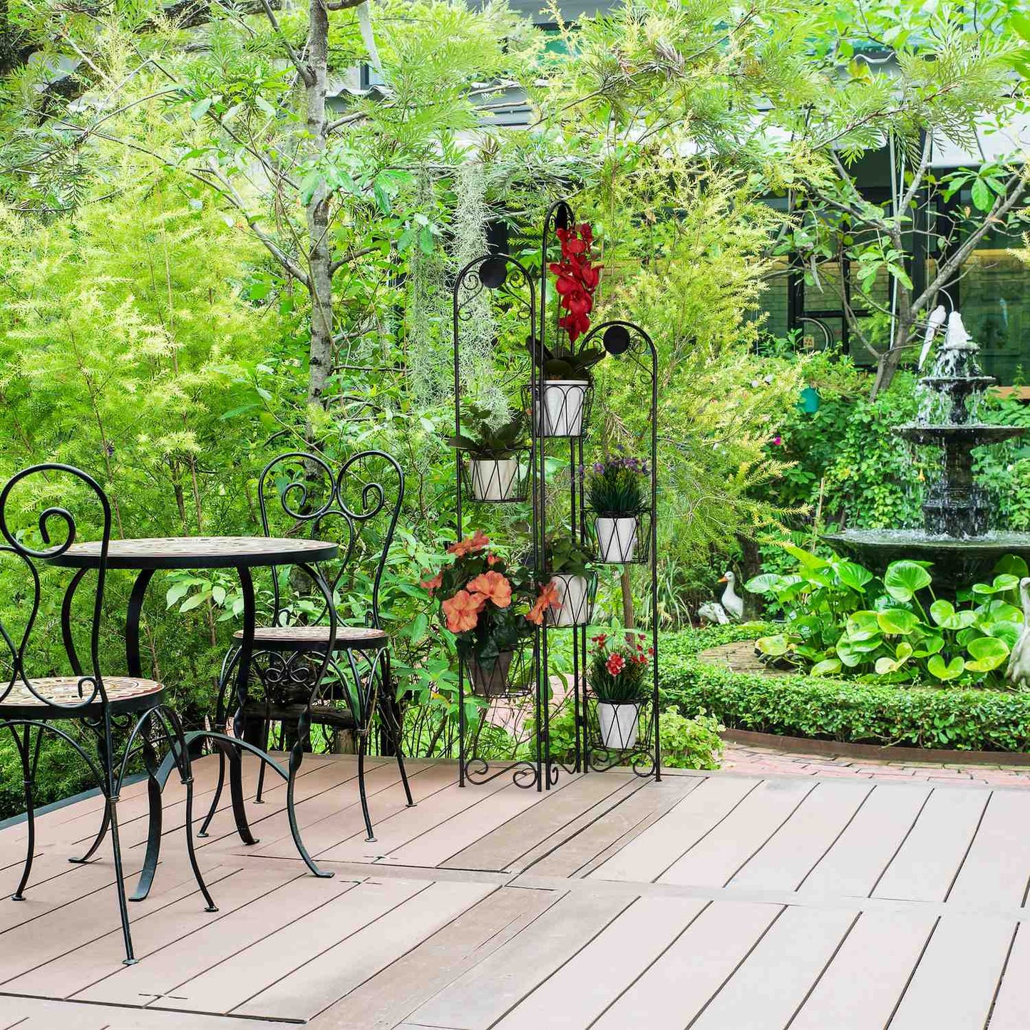 Black flower pedestal in metal