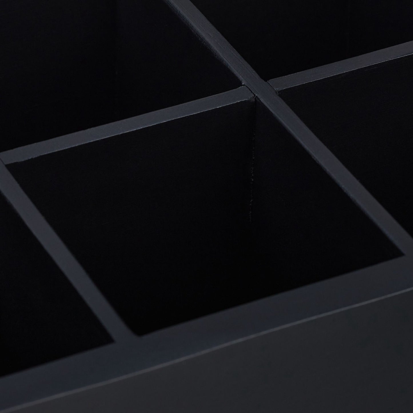 Black tea box with 8 compartments