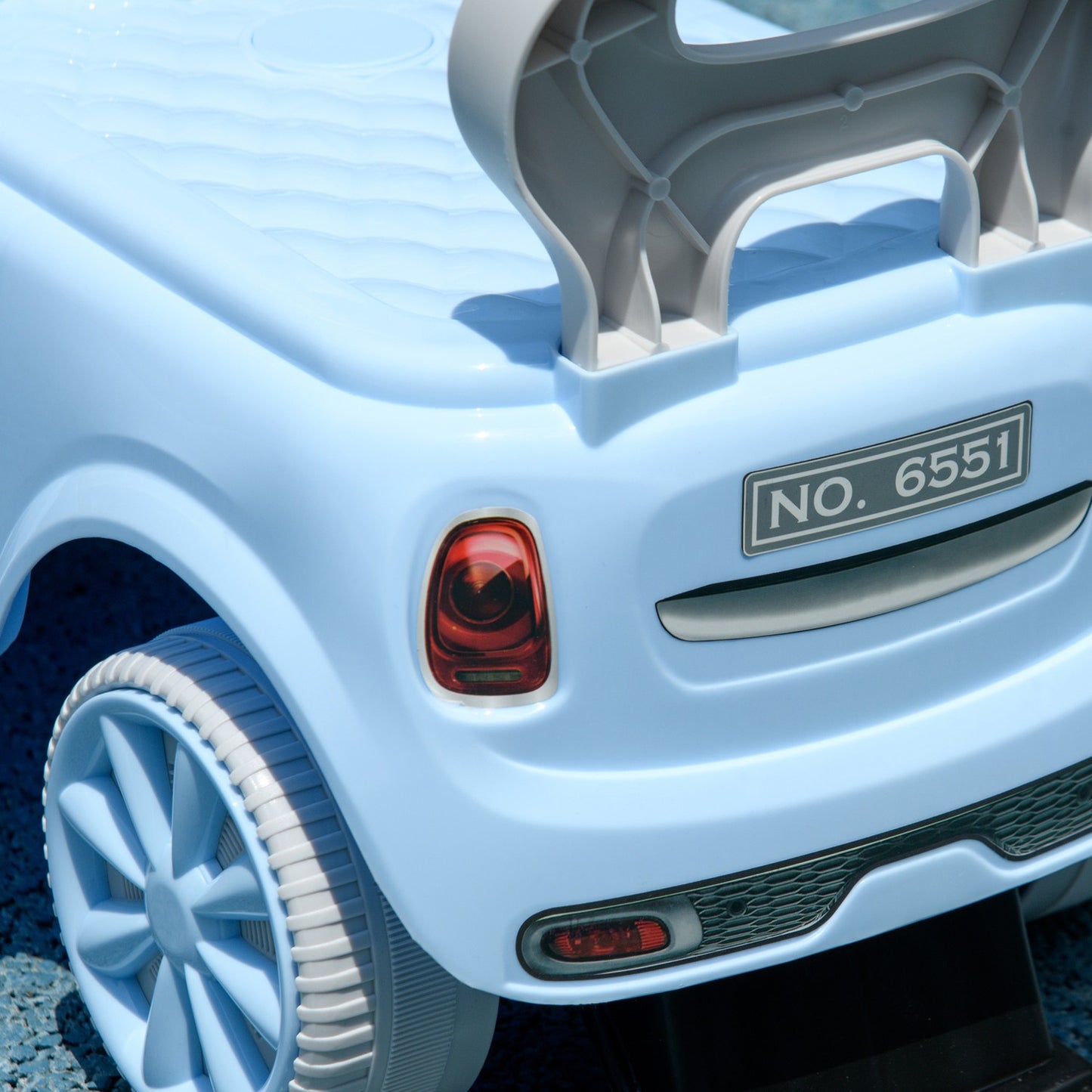 Light blue children's car with anti-tip, 53x52x35 cm