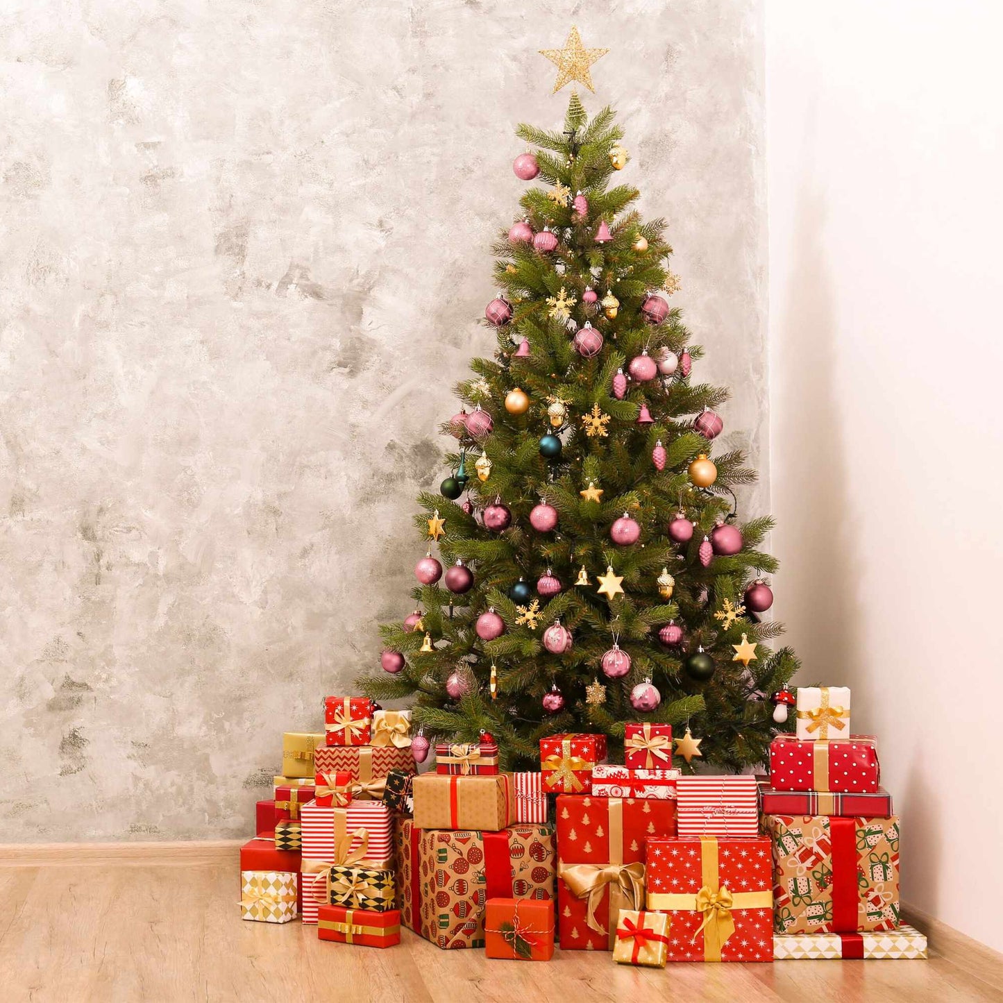 Christmas tree balls in a set of 110 pcs