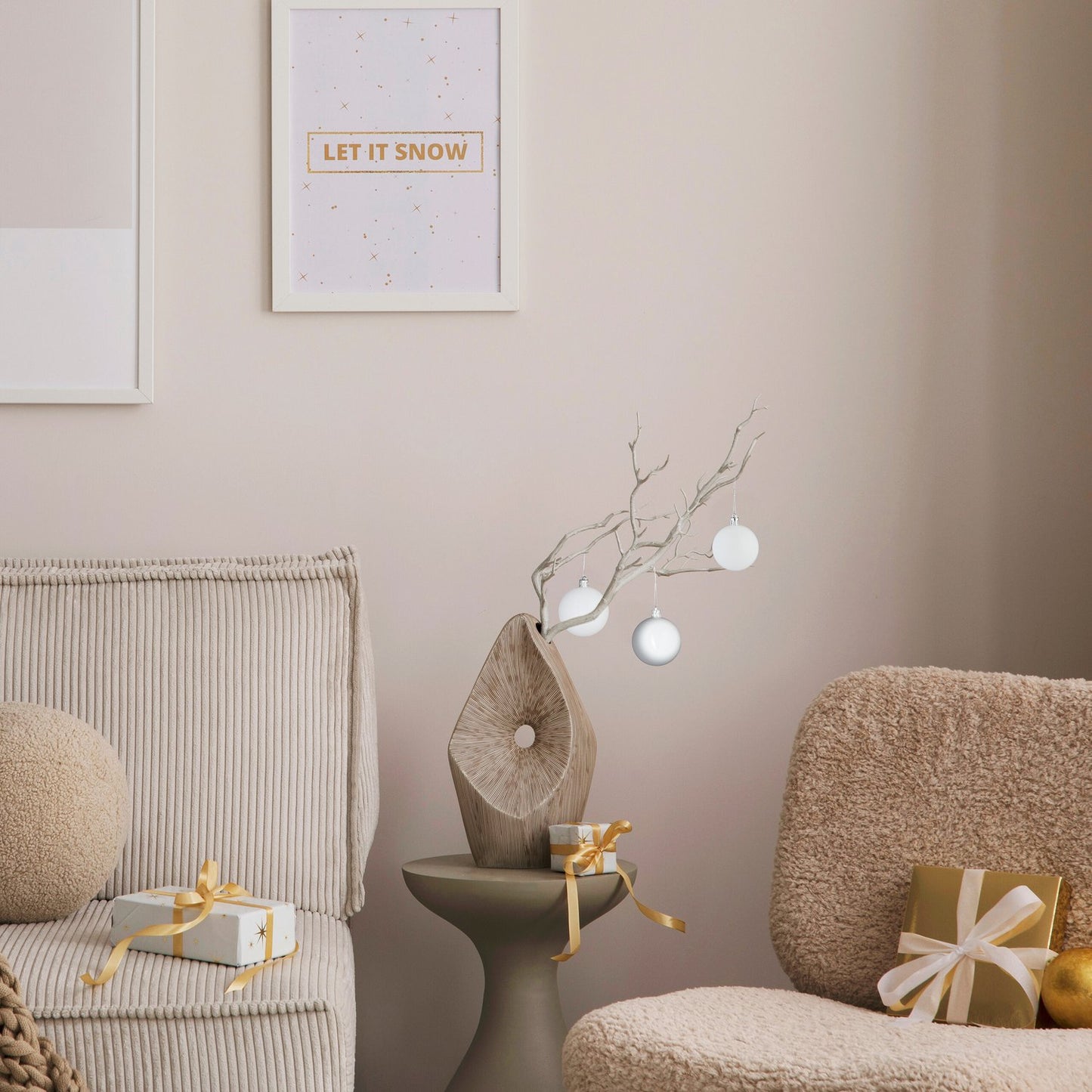 Christmas tree balls in a set of 30