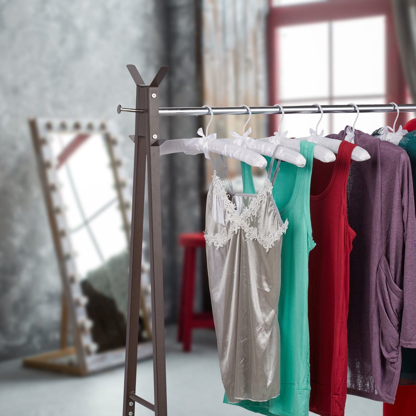 Clothes hanger in satin