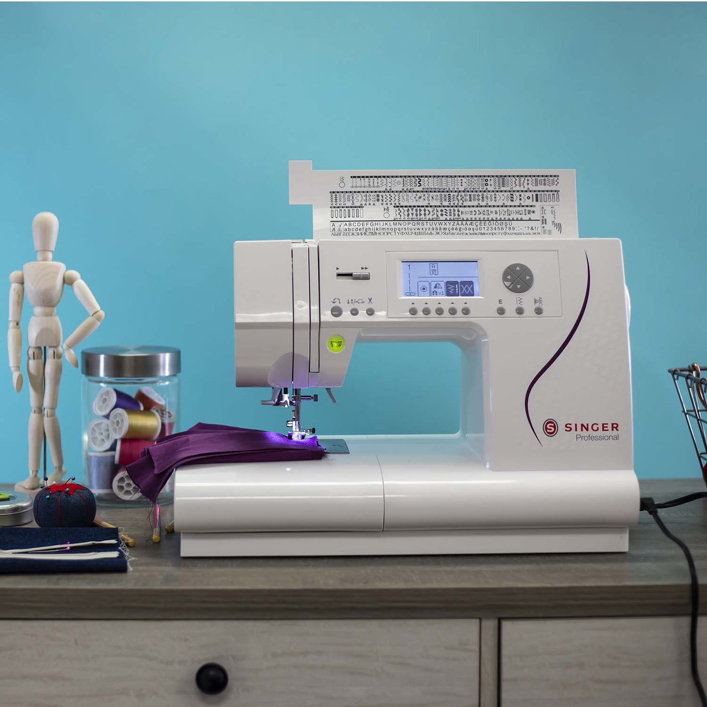 Computerized Sewing Machine with 810 Stitches, LCD Display