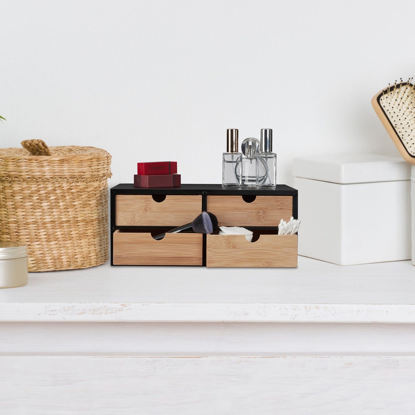 Desk organization with 4 drawers