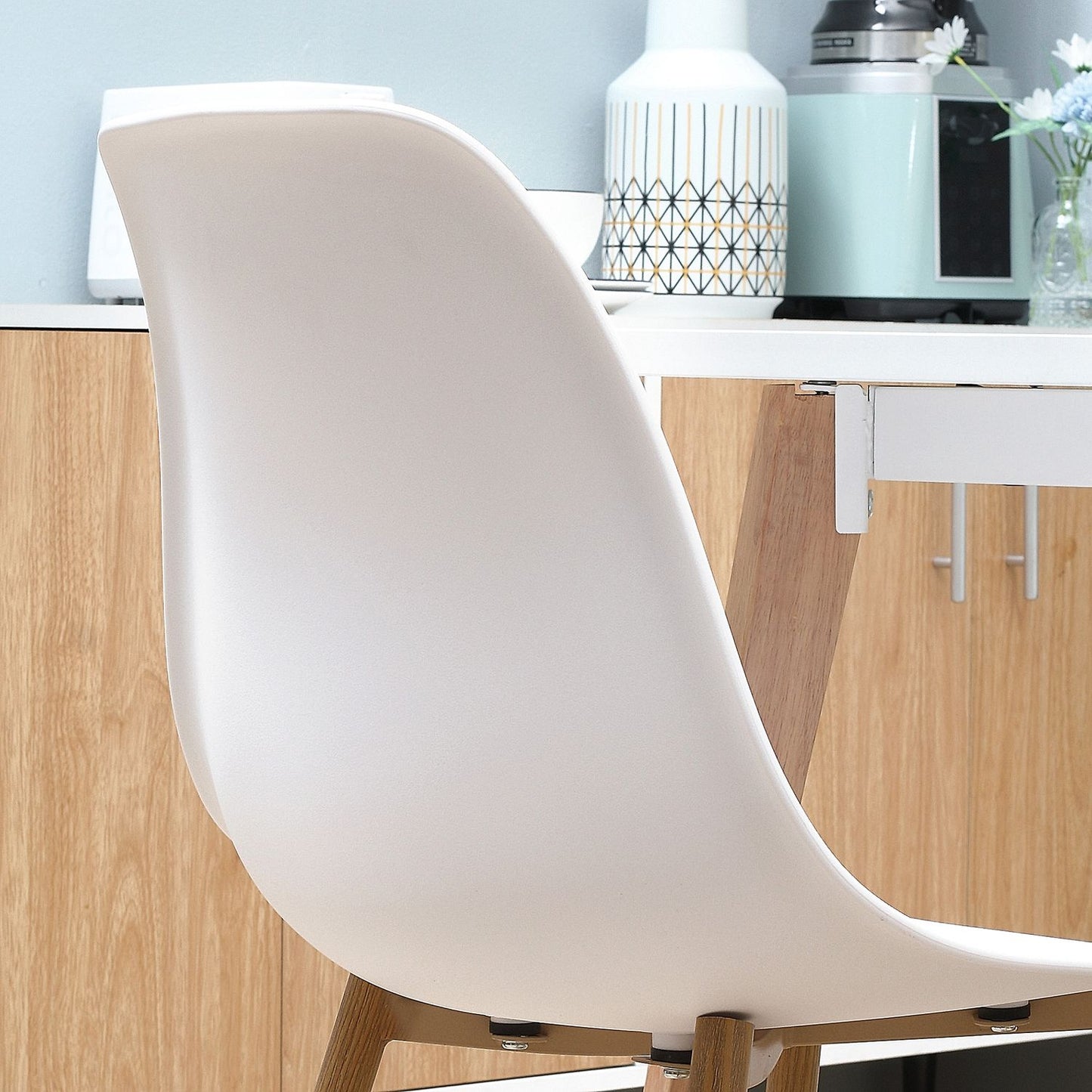 Set of 4 dining chairs, metal legs, white & natural