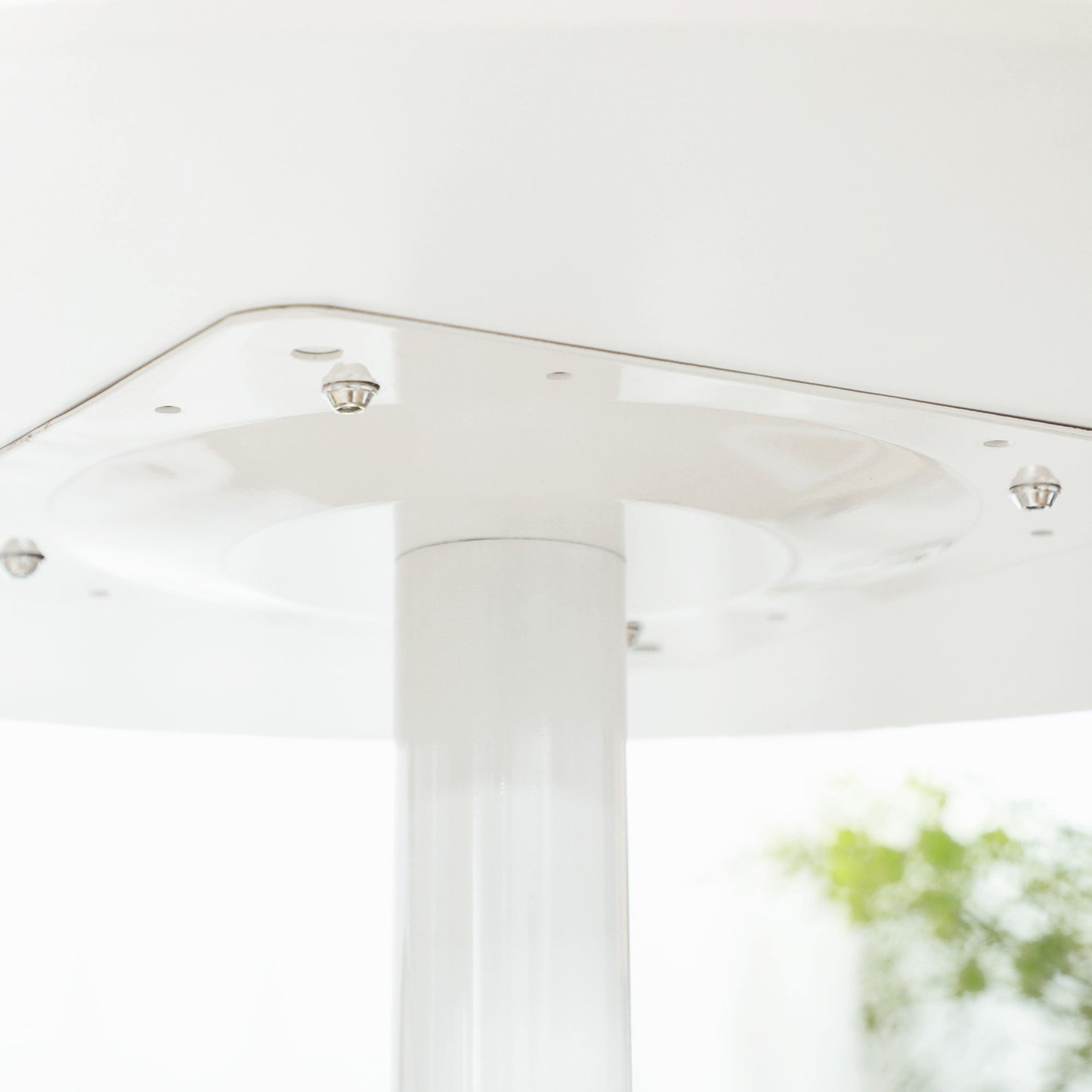 Round white dining table, modern steel leg, Ø80 x 75 cm