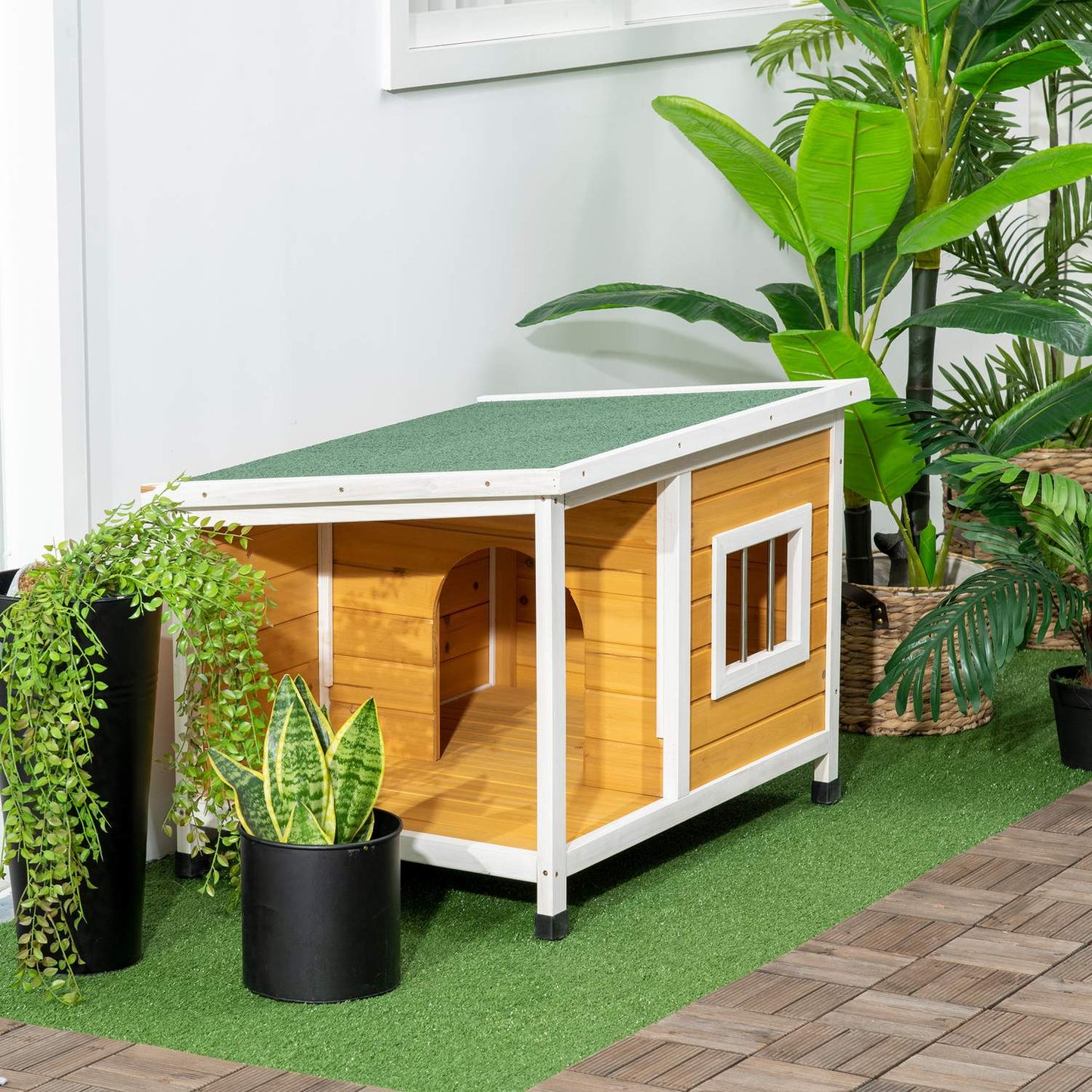 Dog house in fir wood with patio and roof for small dogs