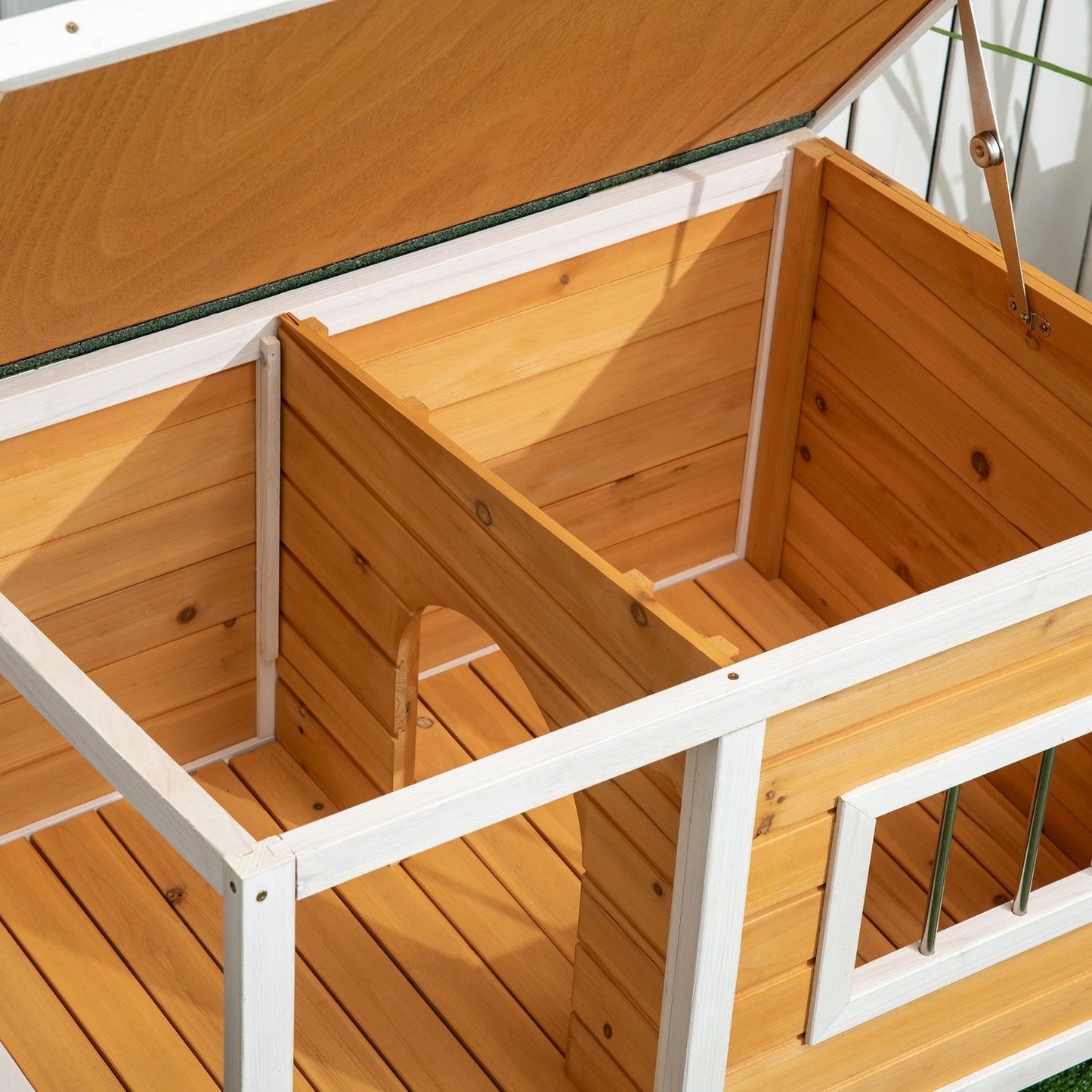 Dog house in fir wood with patio and roof for small dogs