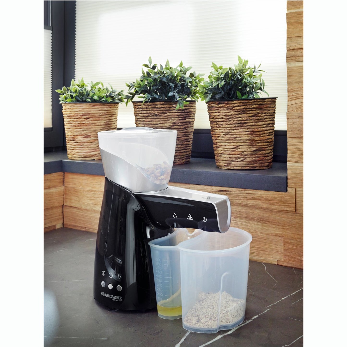 Electric Oil Press, 650W, 700g Capacity, Cold Pressing
