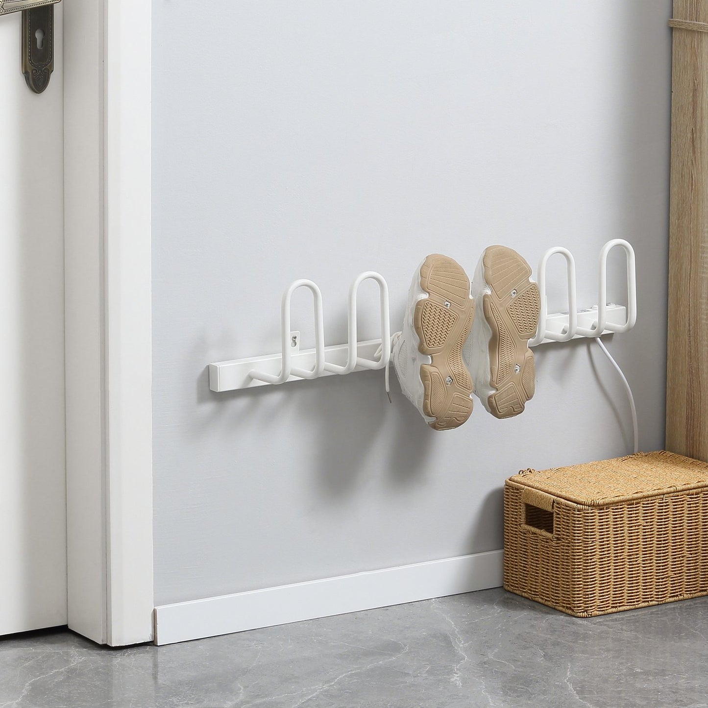 Electric shoe dryer, 60W, heats 3 pairs, wall mountable