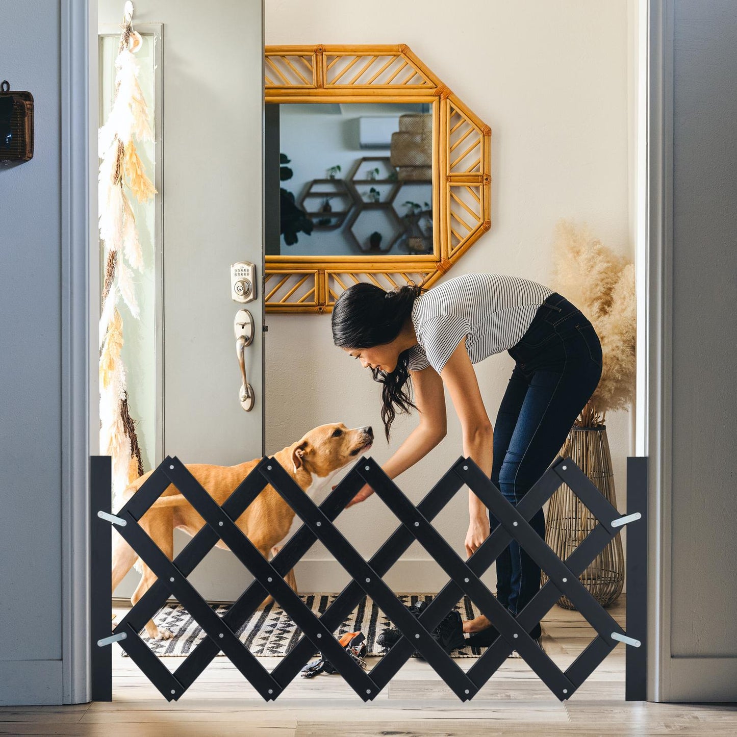 Extendable Bamboo Safety Gate in Black