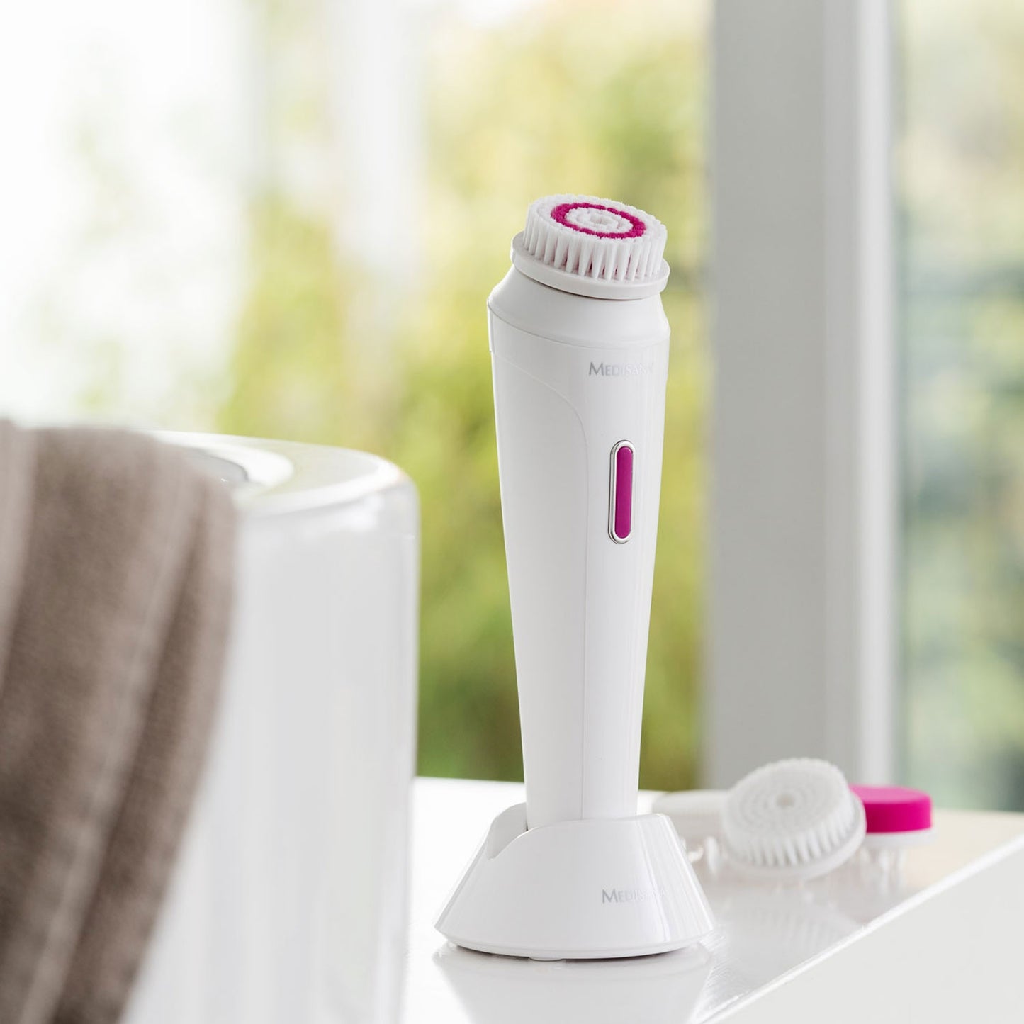 Face brush FB 885
