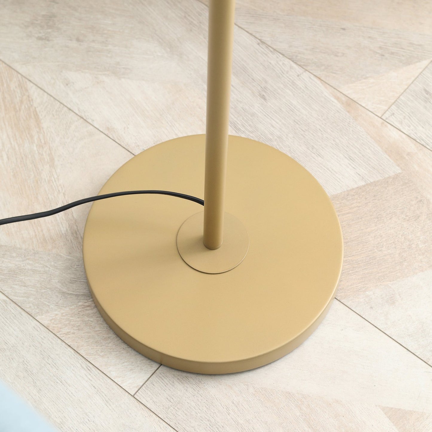 Floor lamp with linen shade, zipper and steel stand