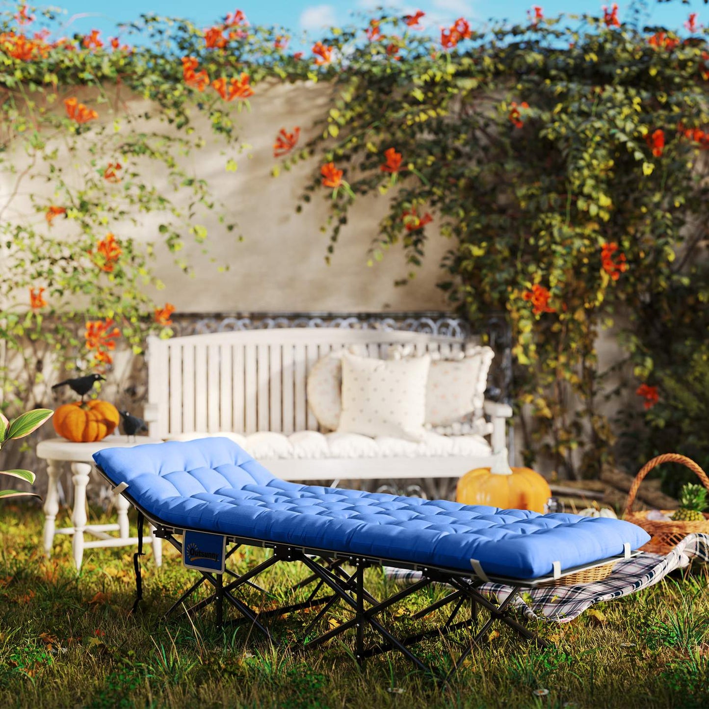 Folding camp bed with mattress and pillow - 190 cm, 150 kg limit