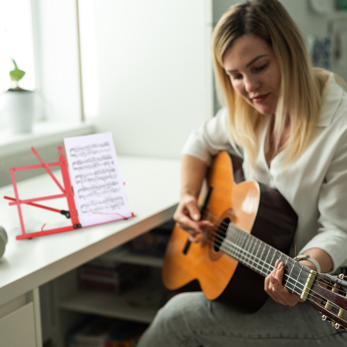 Foldable music stand