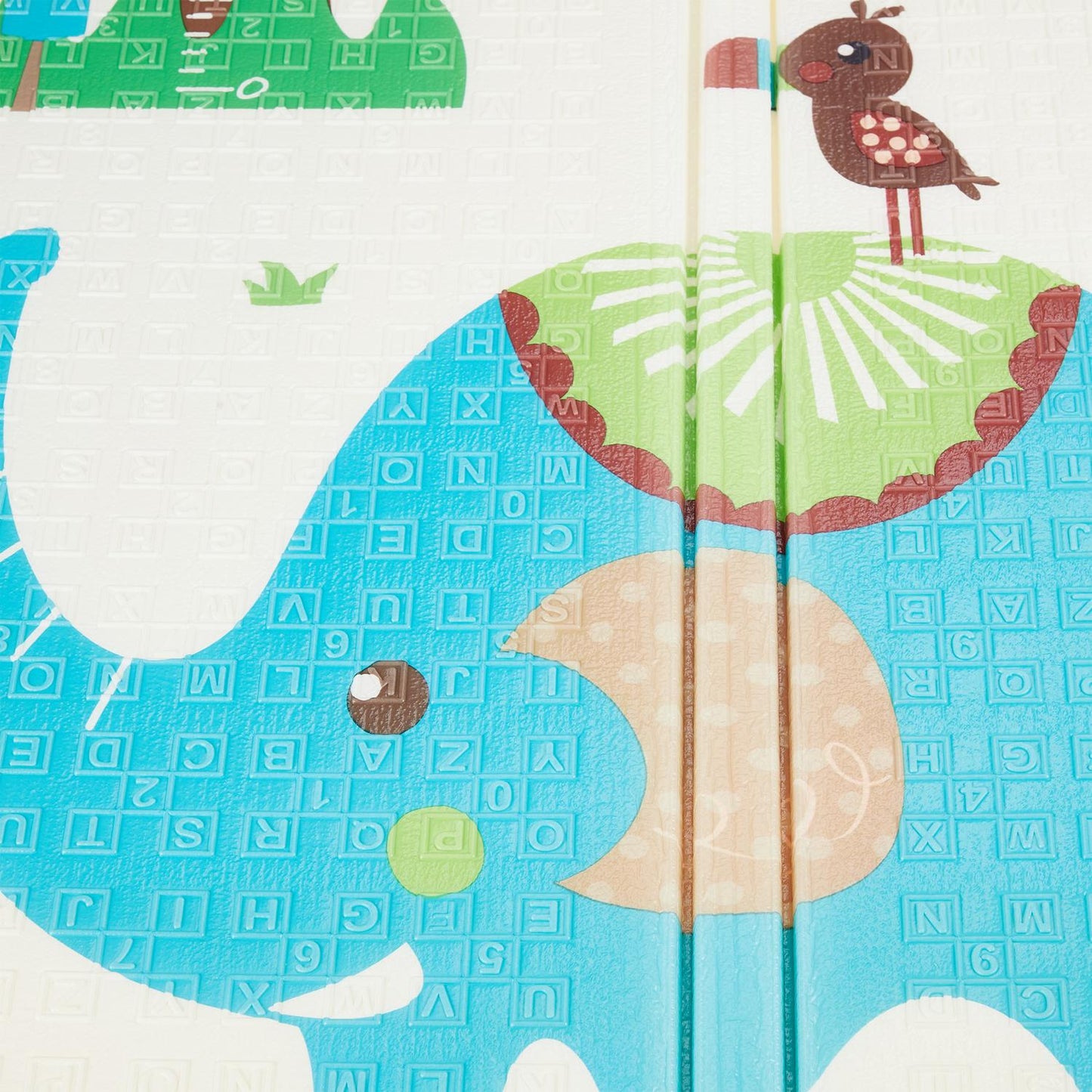 Foldable play mat with animal motifs
