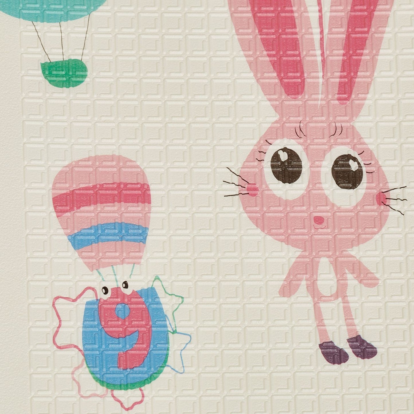 Foldable play mat with animal motifs