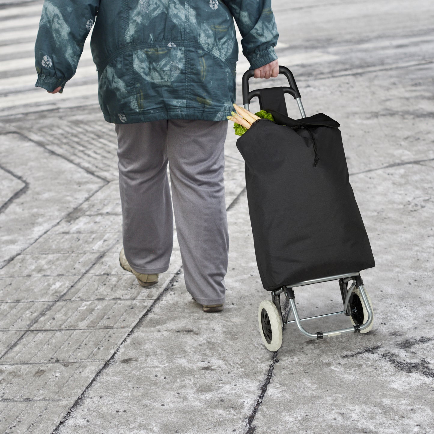 Folding shopping trolley