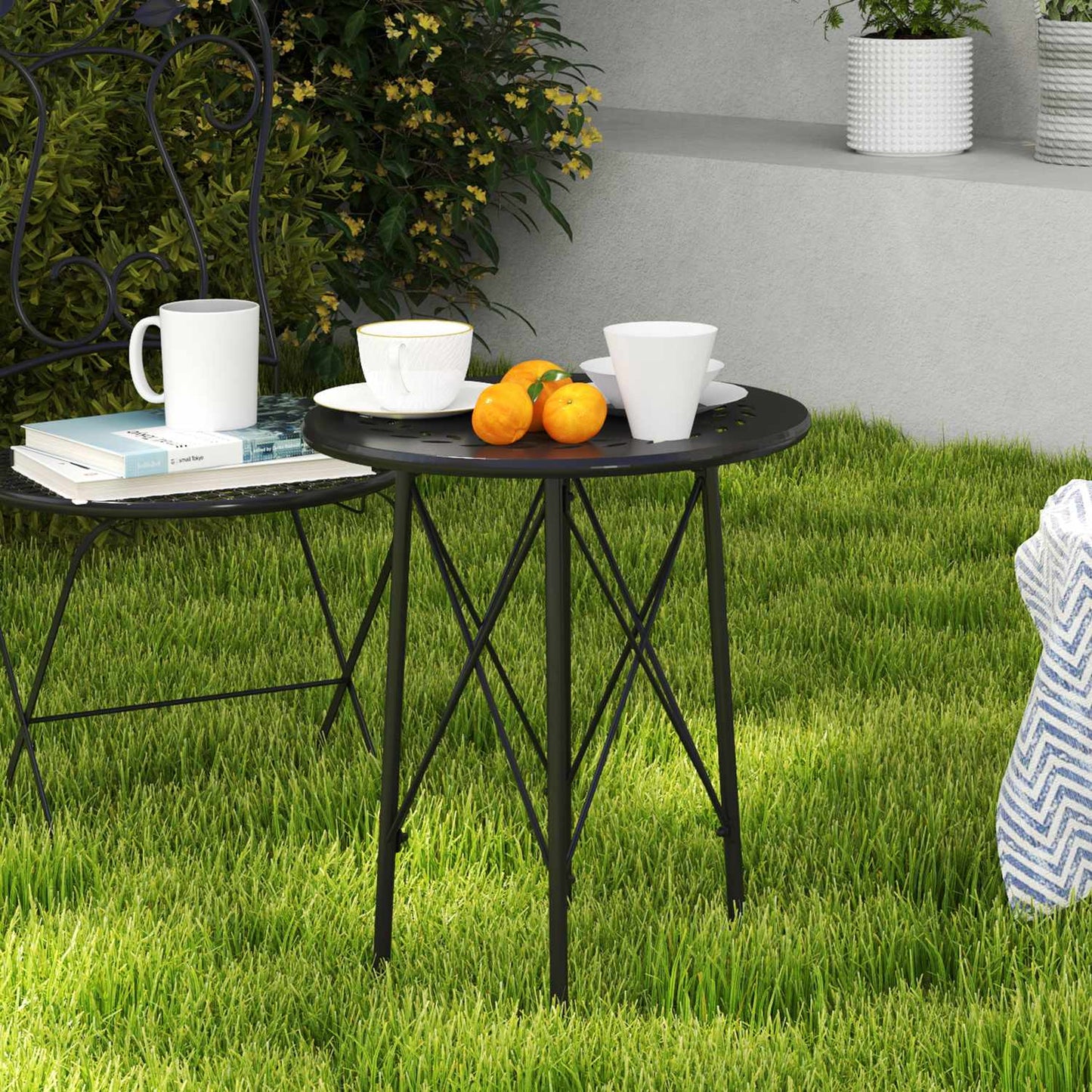 Round outdoor table in steel, Ø40x50cm, weatherproof design
