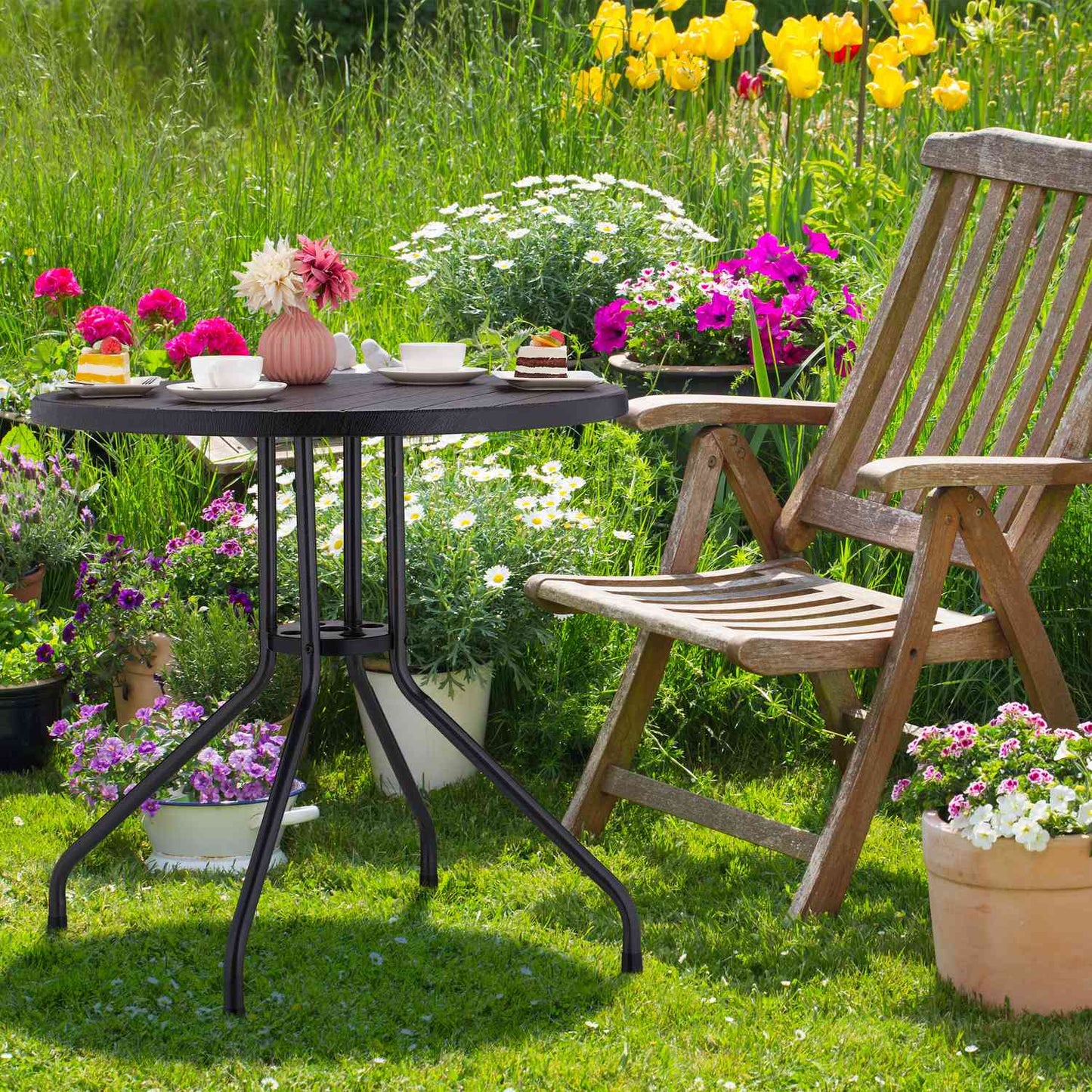 Garden table in black wood look