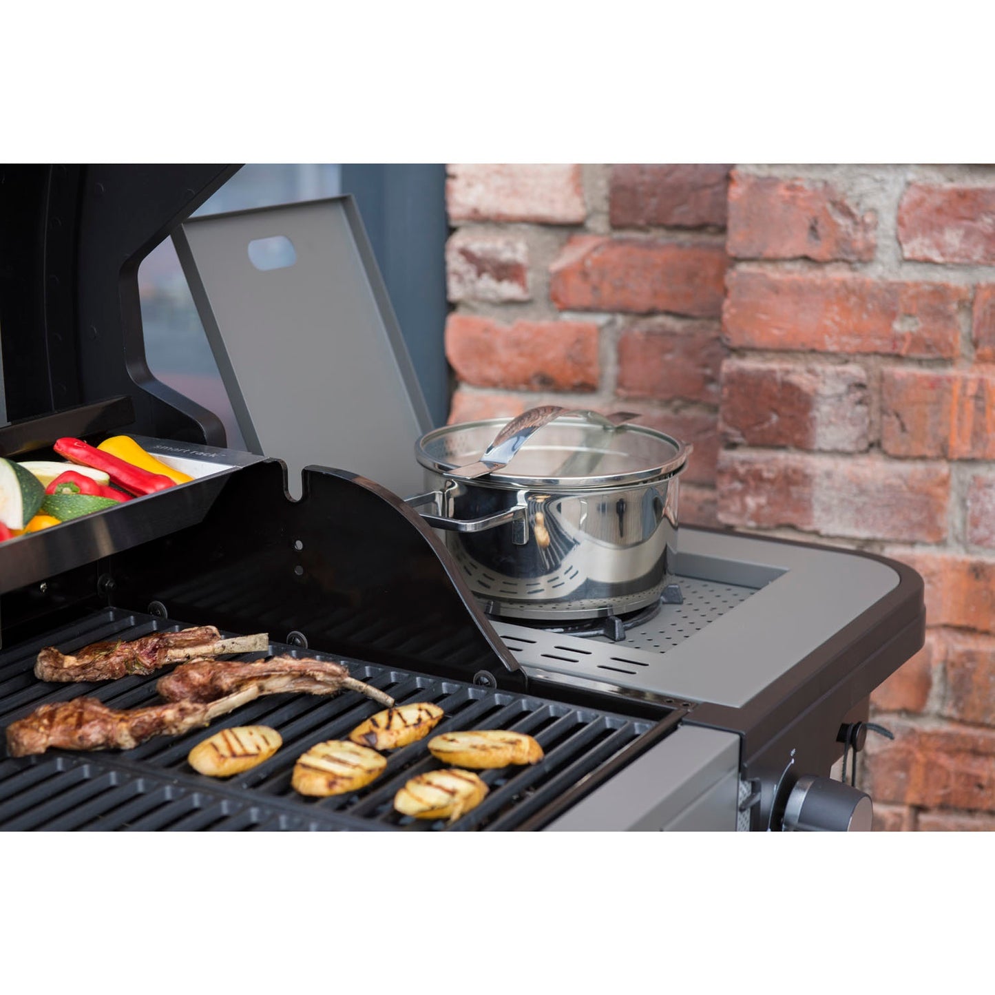 Gas Grill with 4 Burners and Side Burner, 97x48 cm Cooking Area