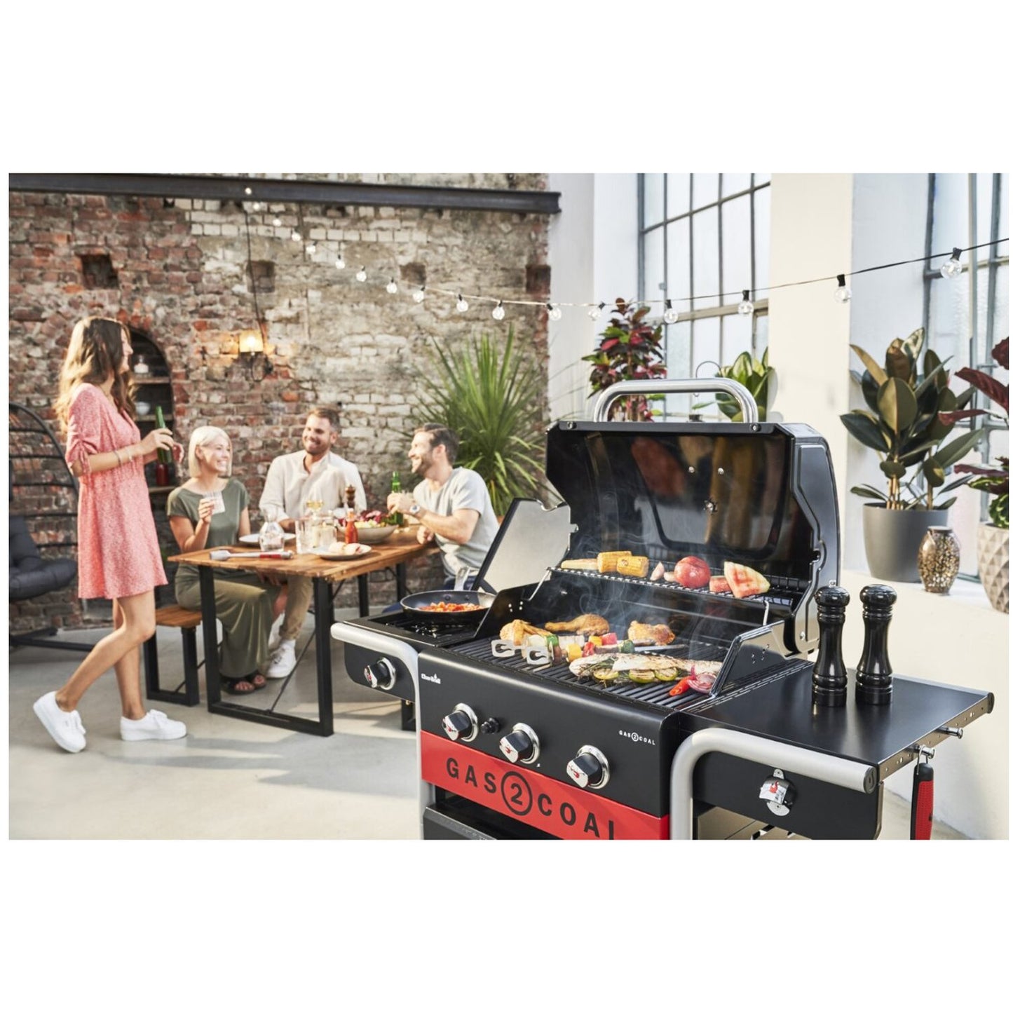 Hybrid Grill Gas2Coal 2.0, 3+1 Burners, Gas or Charcoal
