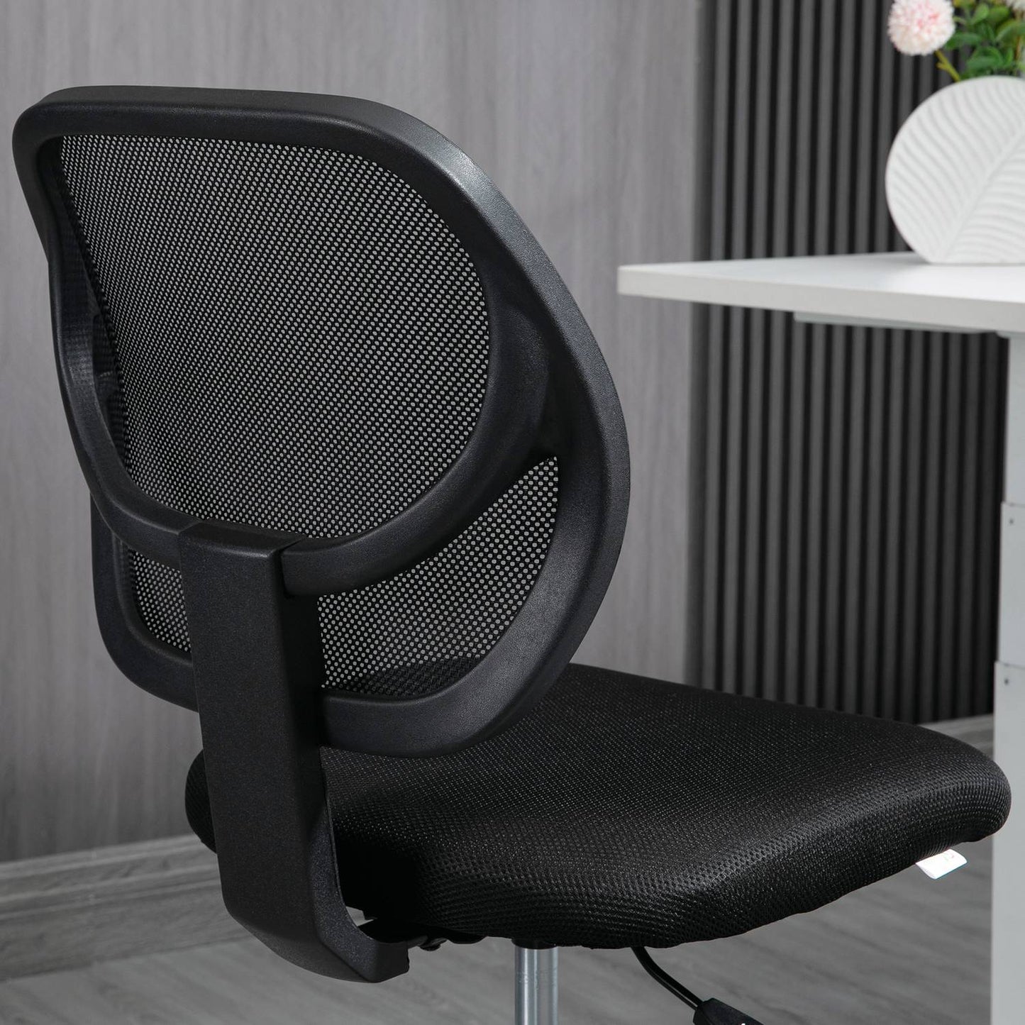 Ergonomic office chair, adjustable height & foot ring