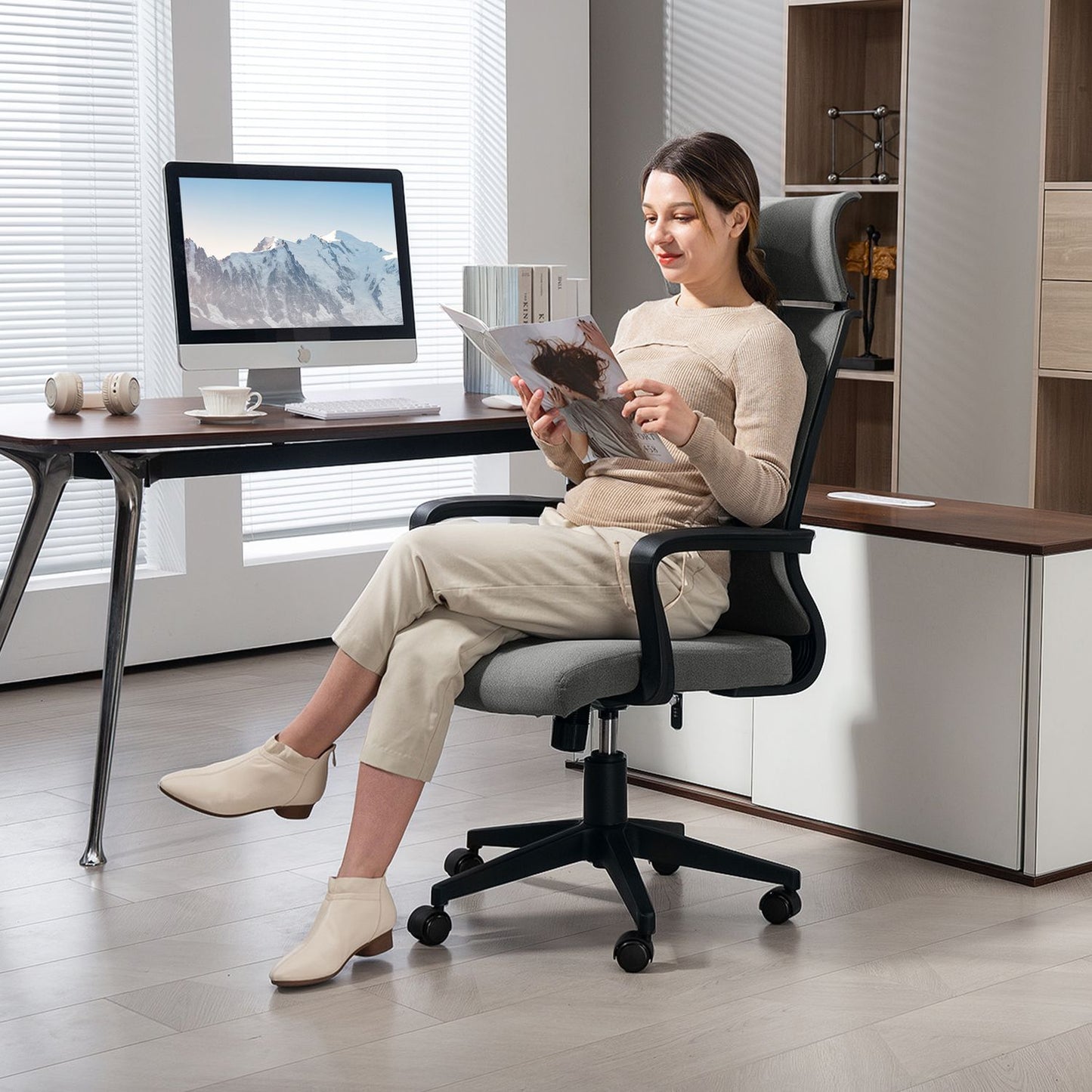 Office Chair with Adjustable Height, Wheels, Armrests, Grey