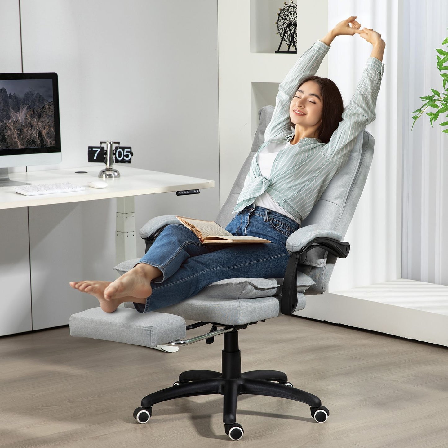 Ergonomic office chair with massage and tilt, light grey