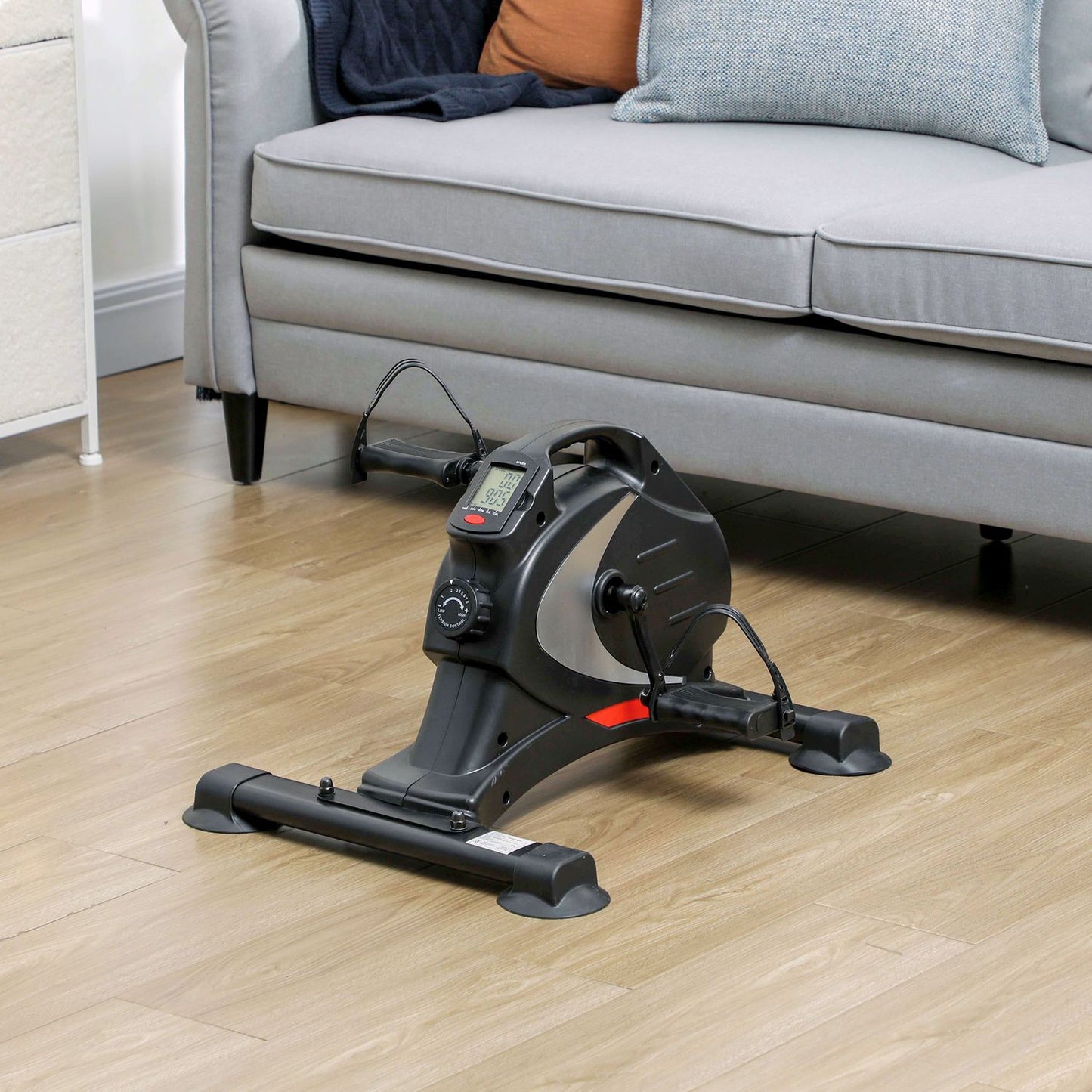 Quiet pedal trainer with 8-level magnetic resistance