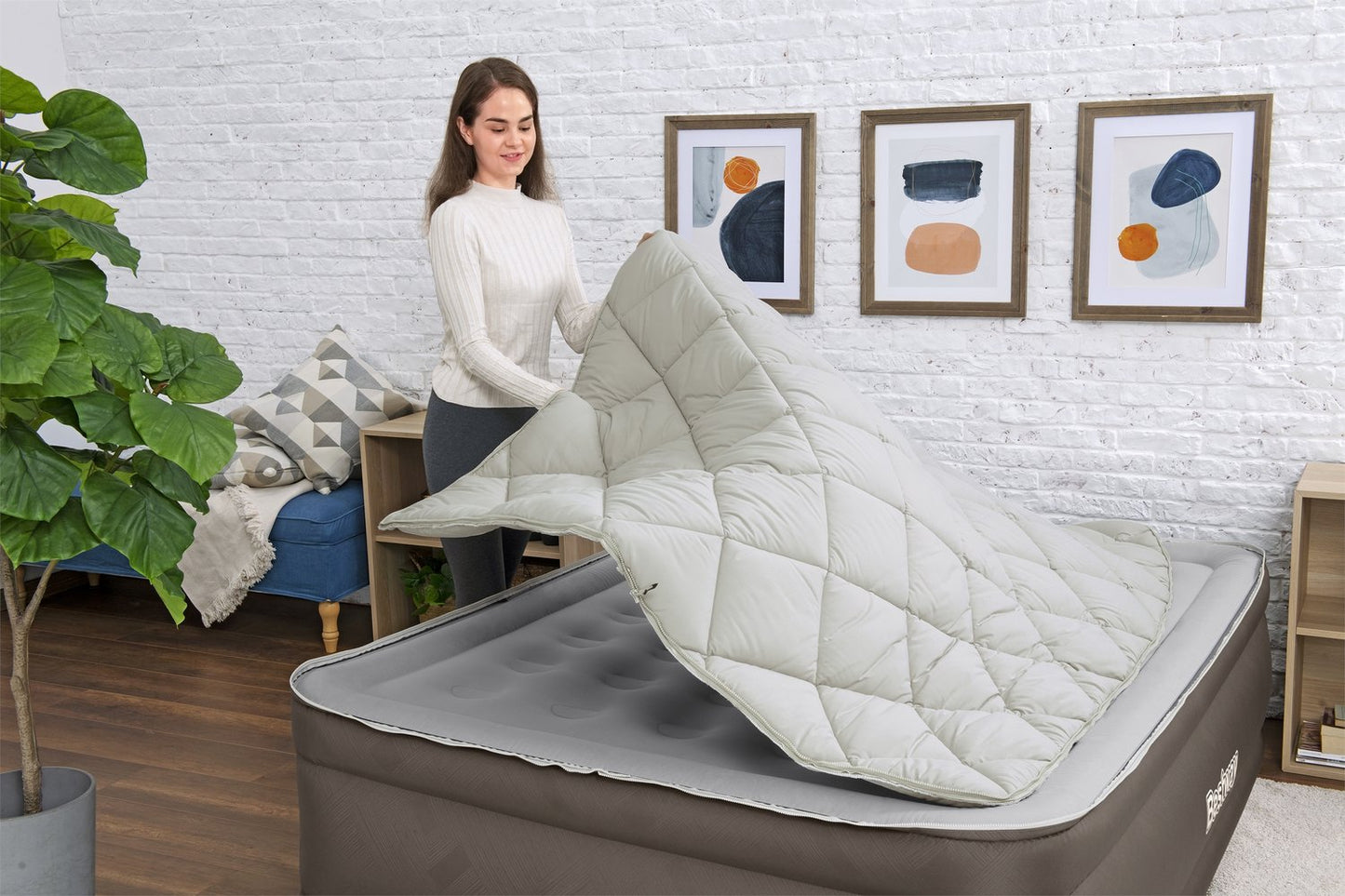 Queen Air Mattress with Built-In Pump, 203x152x51 cm