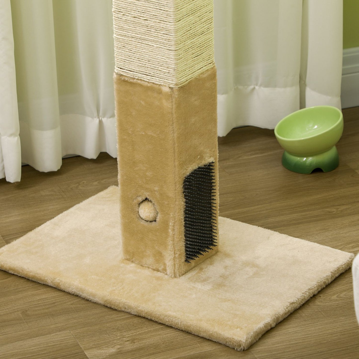 Beige cat scratching post, jute material, with play ball