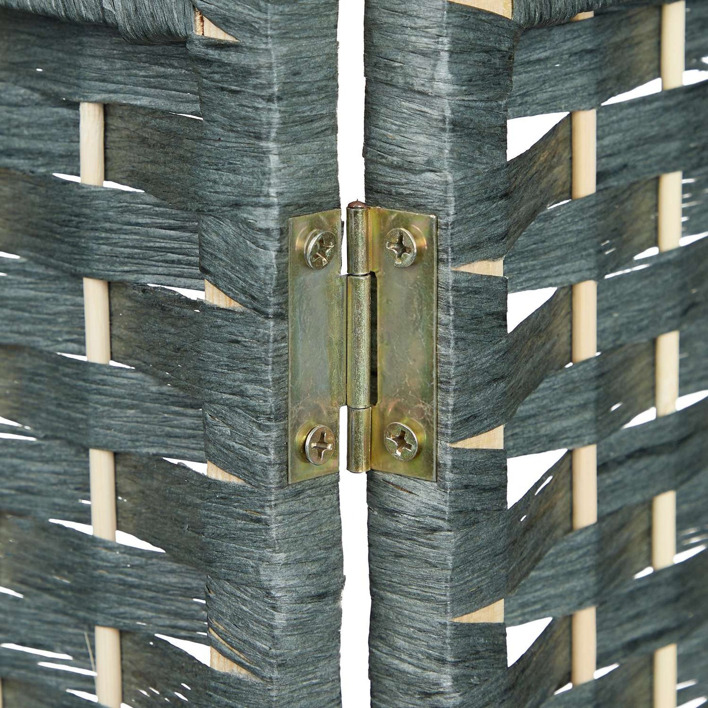 Screen wall with 3 panels