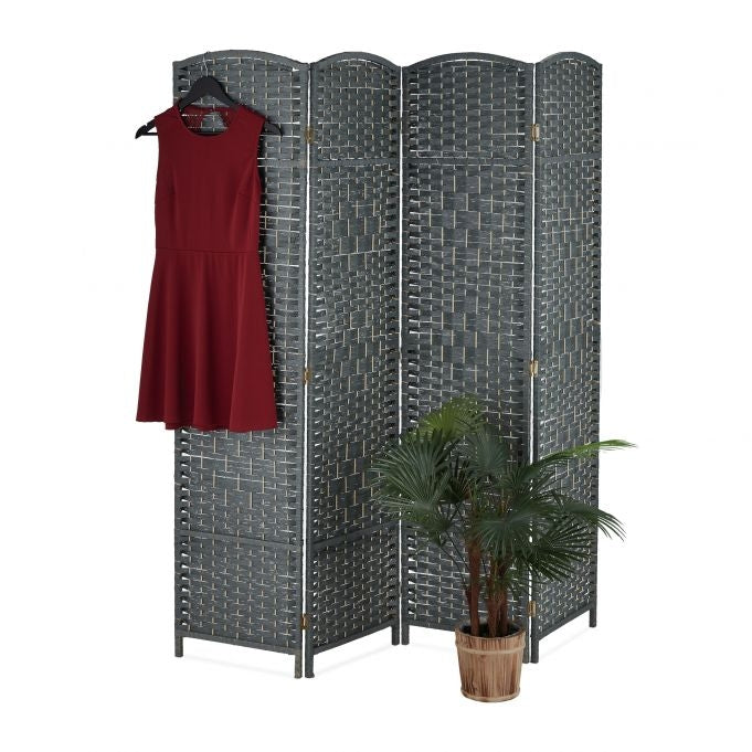 Screen wall with 4 panels