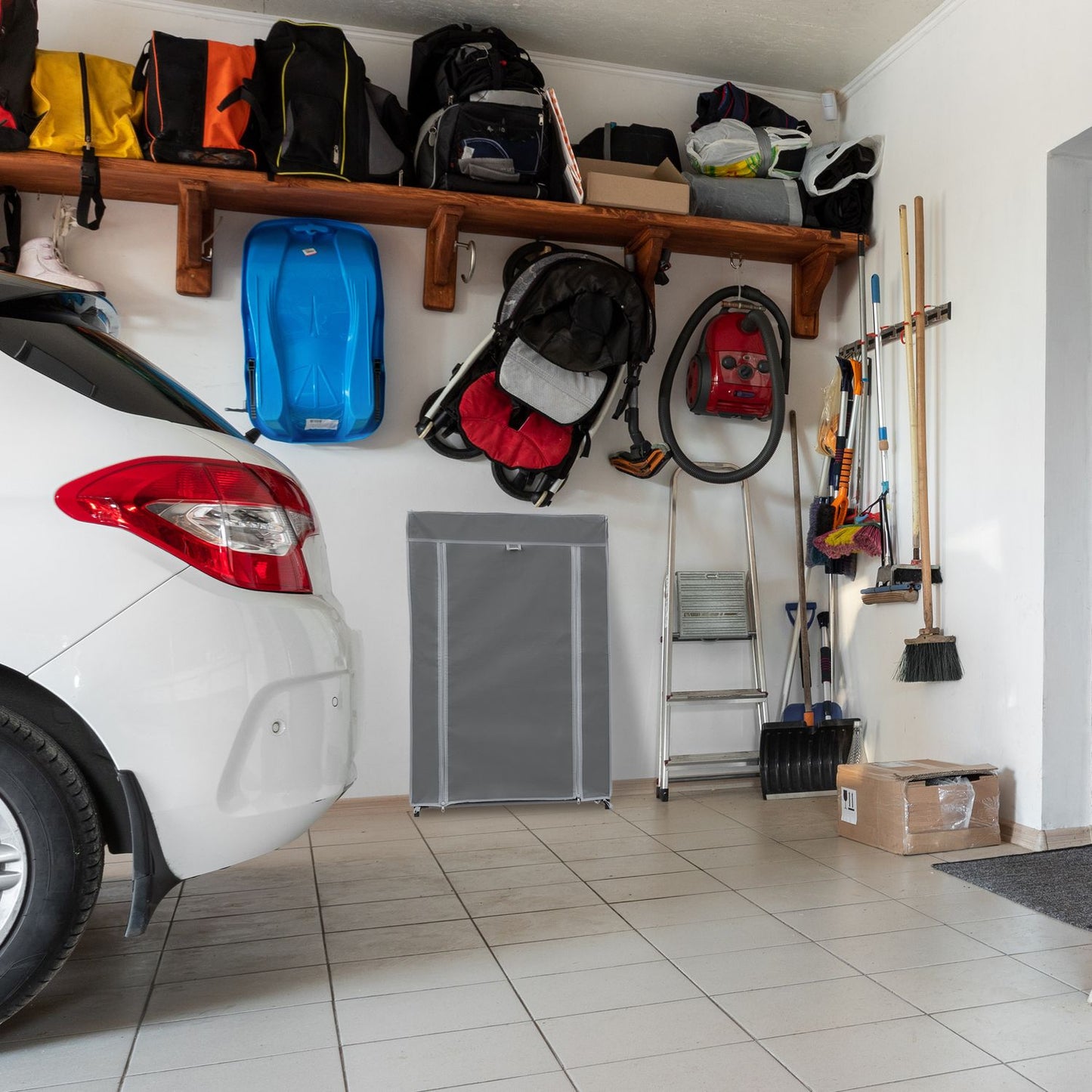 Shoe Storage with 5 Shelves
