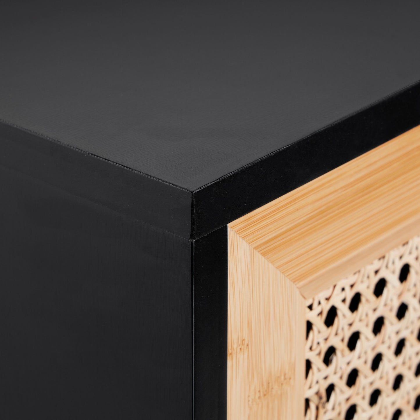 Sideboard with 2 doors in rattan