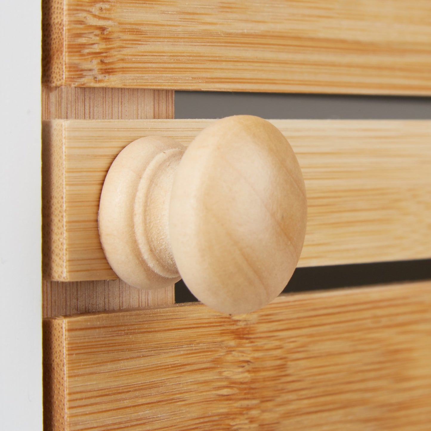 Small side cabinet with 5 shelves