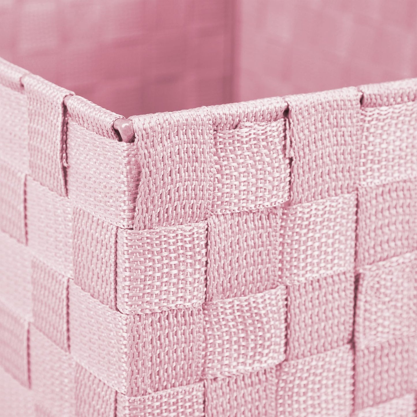 Storage basket with handle