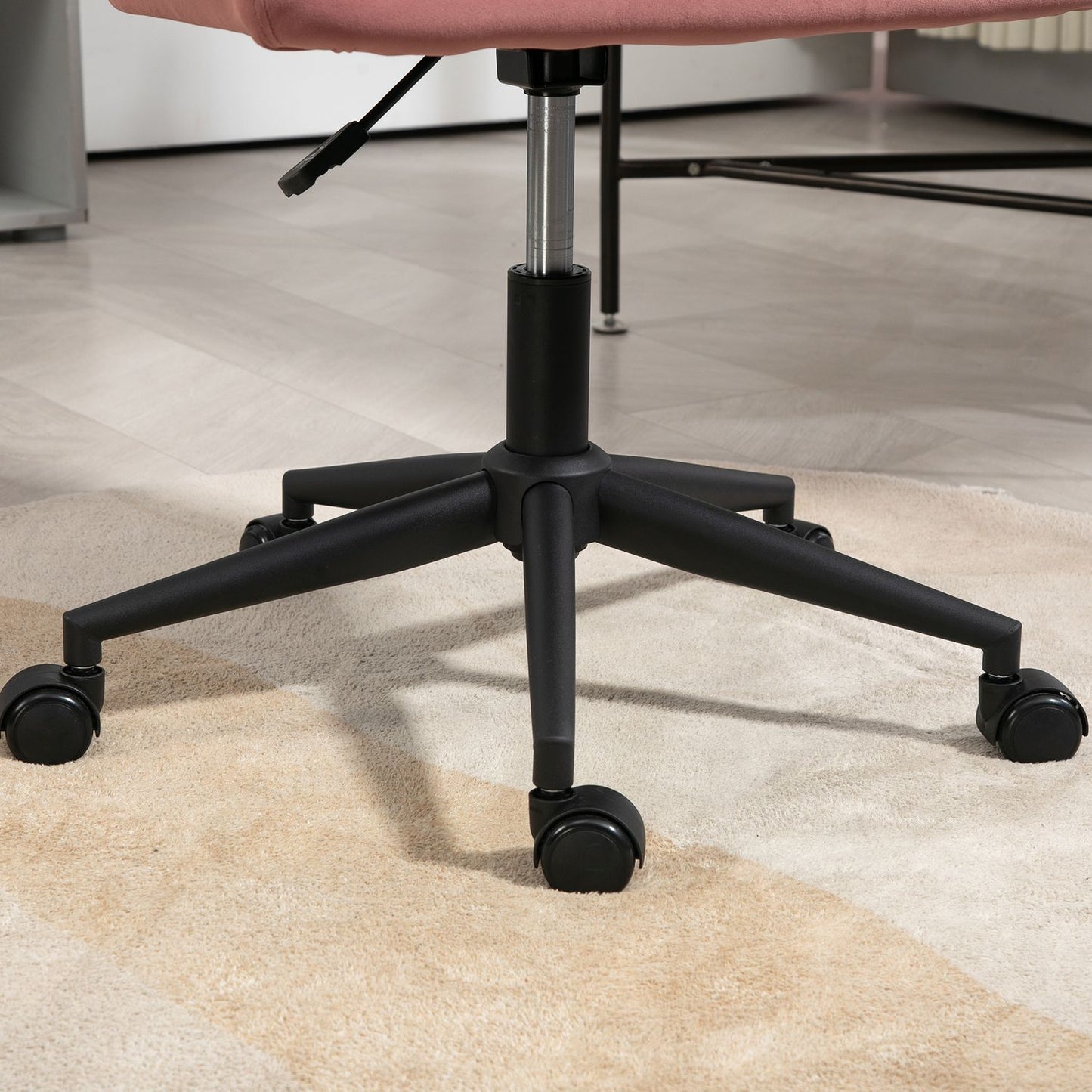 Pink height-adjustable office chair in velvet, capacity 120 kg