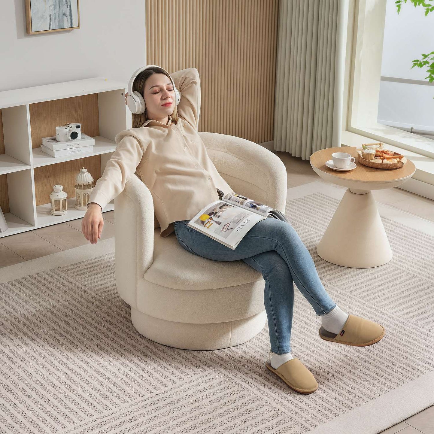 Swivel upholstered armchair, modern lounge chair with rubberwood frame, for living room, bedroom, cream white