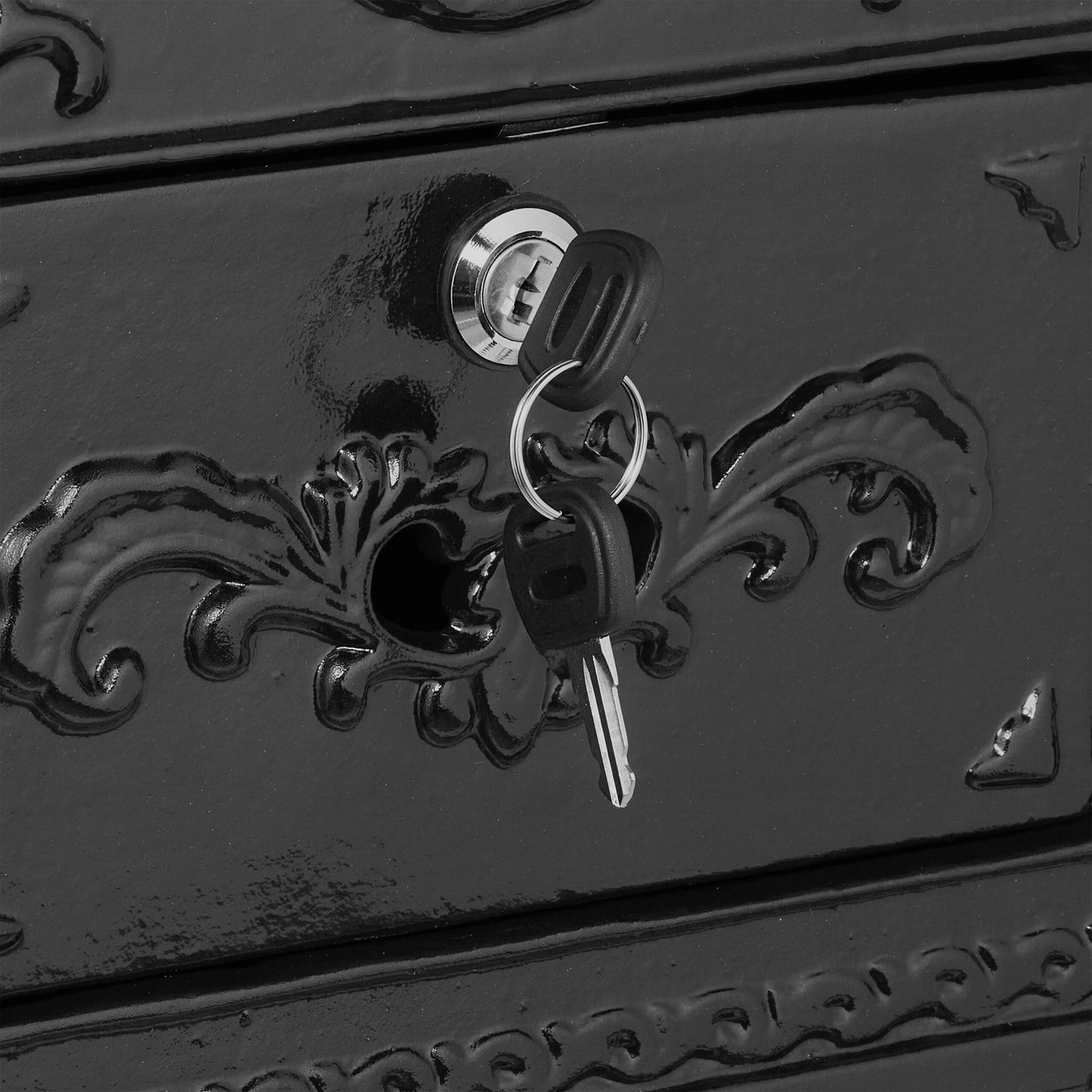 Vintage Letterbox with Lock – Antique Style Mailbox