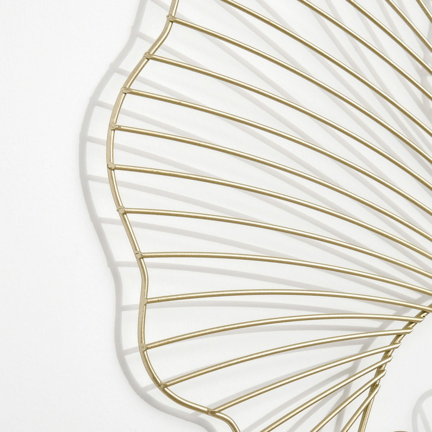 Gold 3D metal wall art with ginkgo leaves, 51x94.5 cm